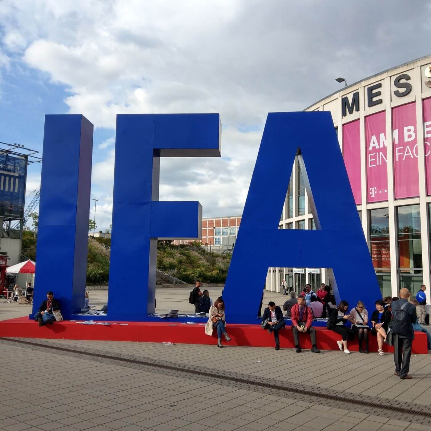 شلوار هوشمند و تاکسی‌های پرنده در نمایشگاه IFA برلین